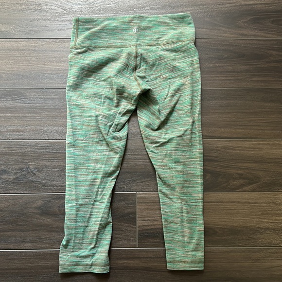 Lululemon Wunder Under Crops Wee Are From Space Fatige Green - Size 6 - Picture 2 of 3